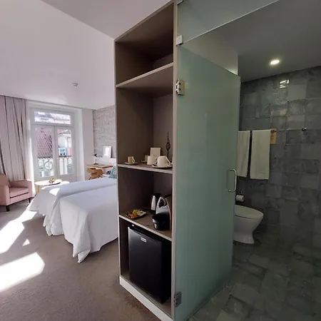 Augusta Boutique House בית הארחה
